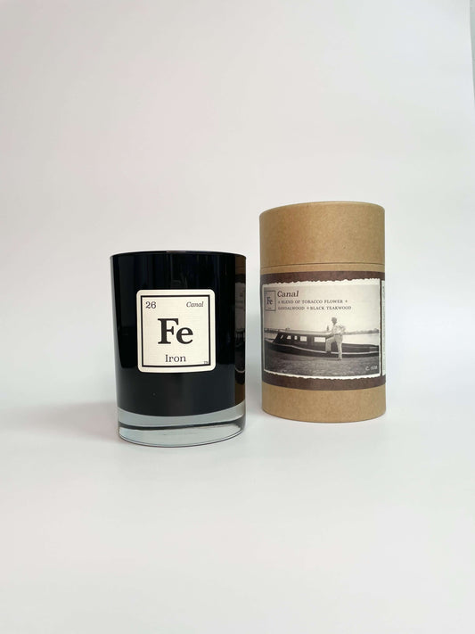 Iron Canal Bois de teck noir + Bois de santal + Bougie Fleur de Tabac