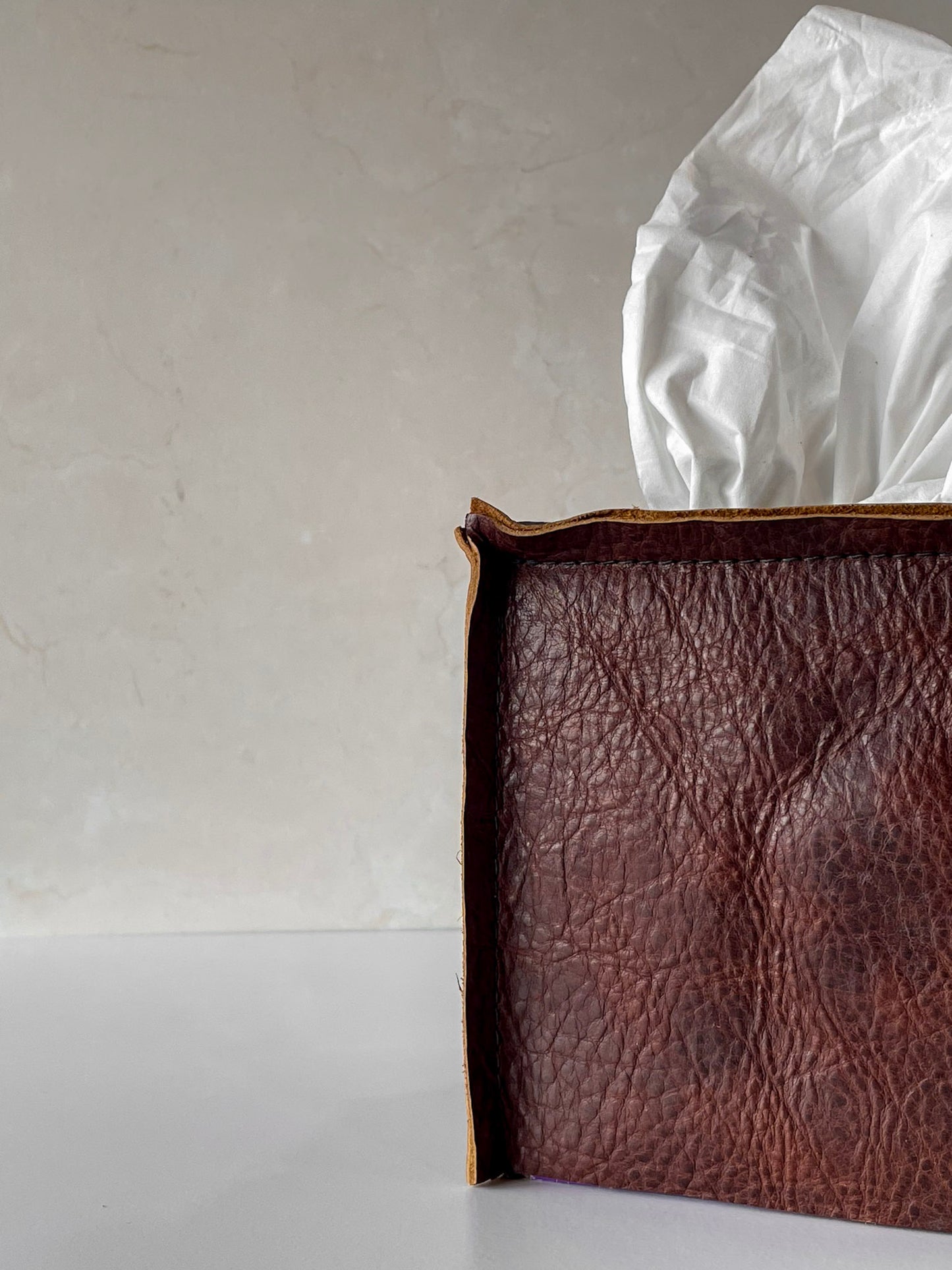 Couverture de boîte à mouchoirs en cuir