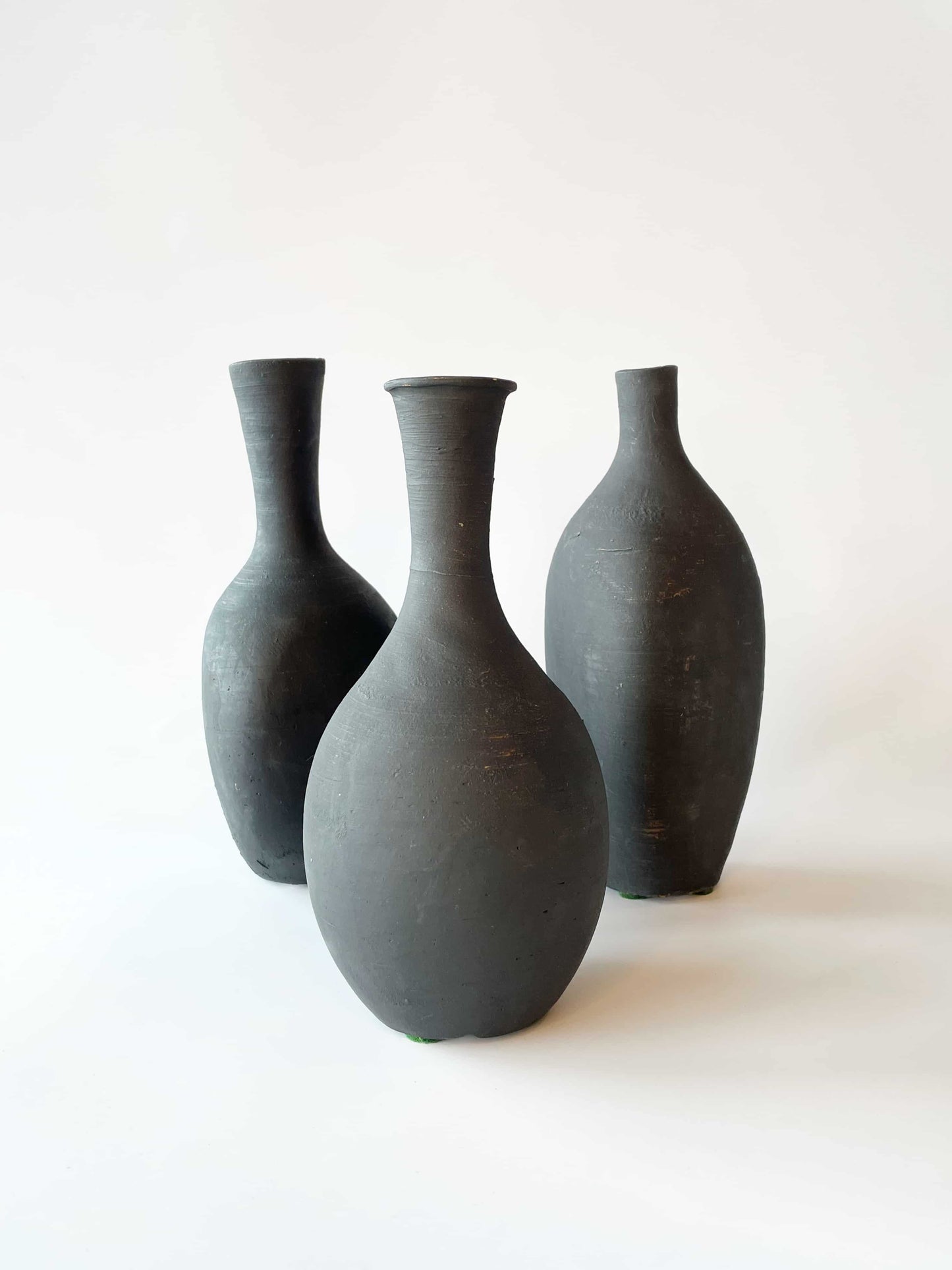 Black geometric vessels