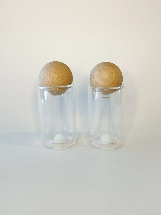 Salt and pepper shaker set