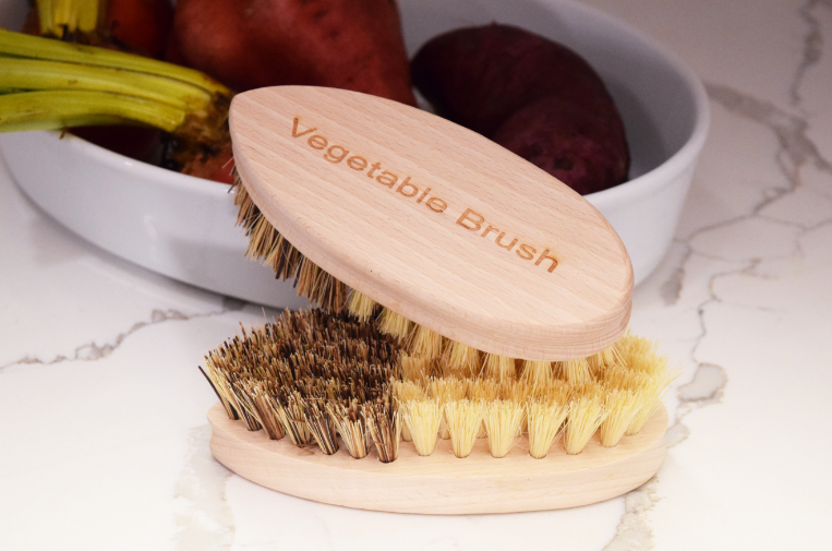 Vegetable brush