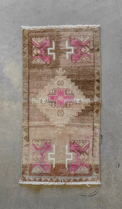 Vintage Turkish Mini Rug No. 475