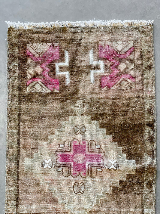 Vintage Turkish Mini Rug No. 475