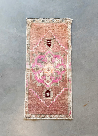 Vintage Turkish Mini Rug No. 511