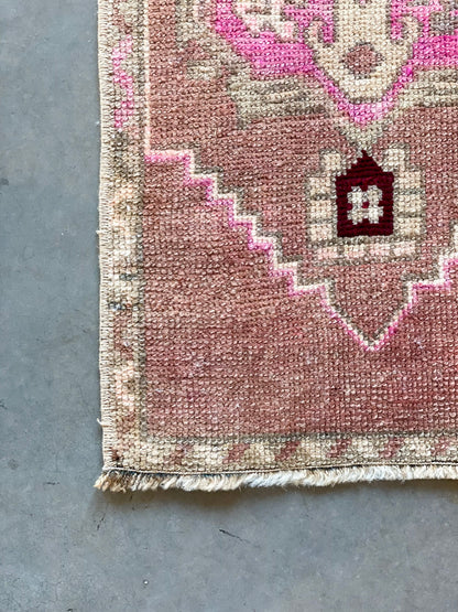 Vintage Turkish Mini Rug No. 511