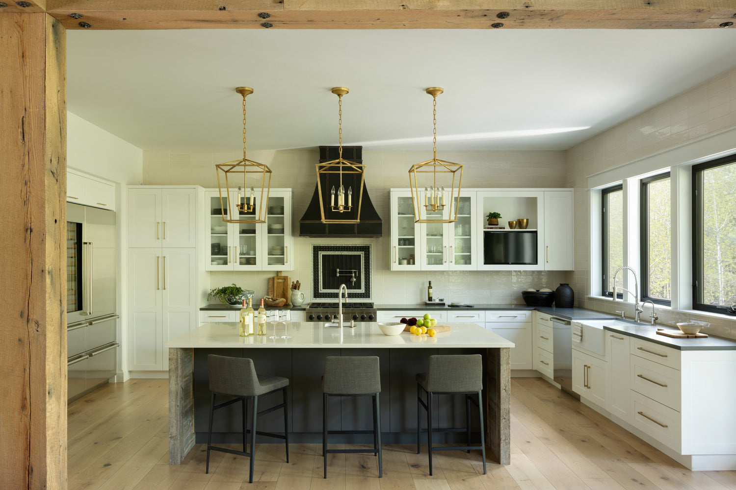 Transitional kitchen blending modern and traditional